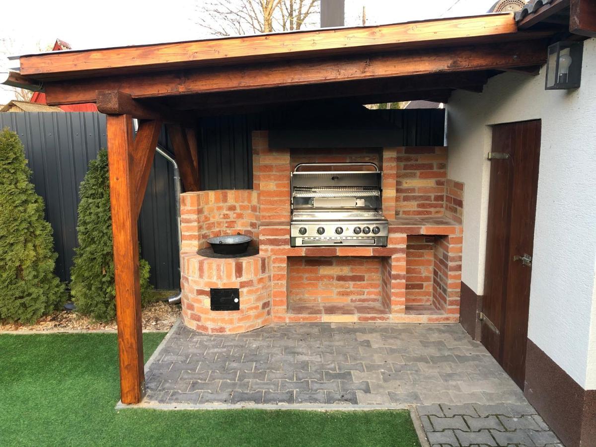 Siraly Apartman Hajdúnánás Exteriör bild