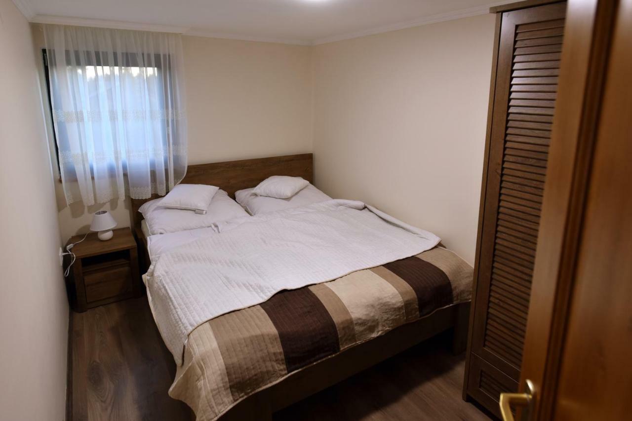 Siraly Apartman Hajdúnánás Exteriör bild