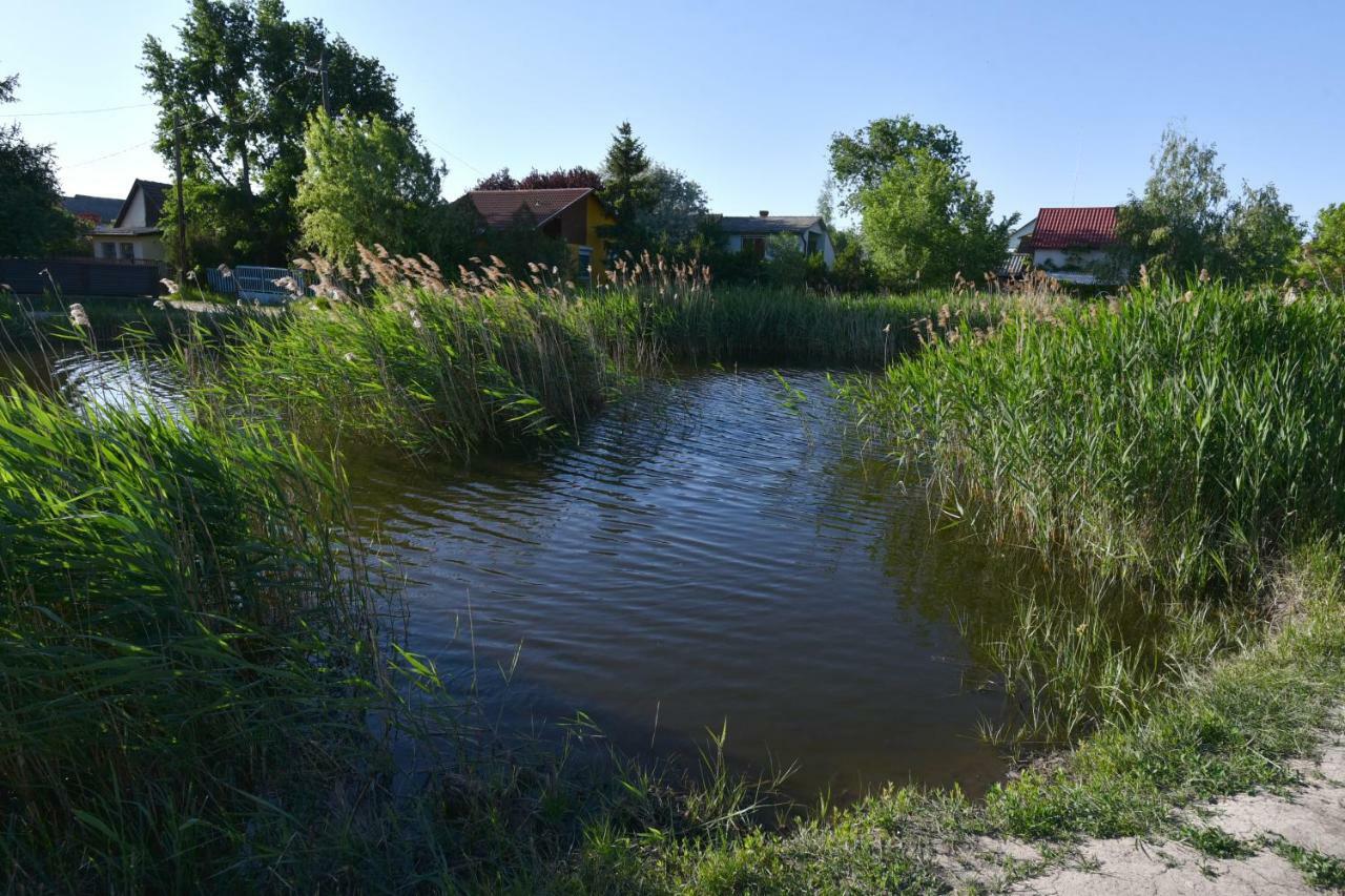 Siraly Apartman Hajdúnánás Exteriör bild