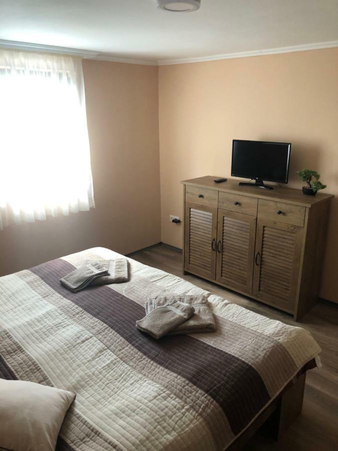 Siraly Apartman Hajdúnánás Exteriör bild