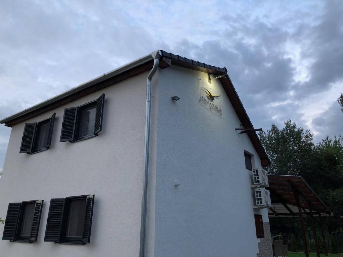 Siraly Apartman Hajdúnánás Exteriör bild